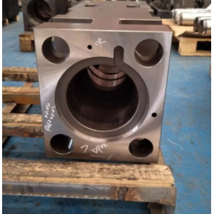 OEM 20crmo Rock Hydraulic Hammer Spare Parts Excavator Breaker Parts Front Head Assy SB100